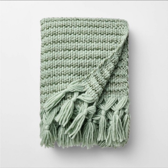 NWT 50 x 60 Throw Mixed Yarn Woven with Crossed Tassels Multi Green Stud… - Picture 1 of 4